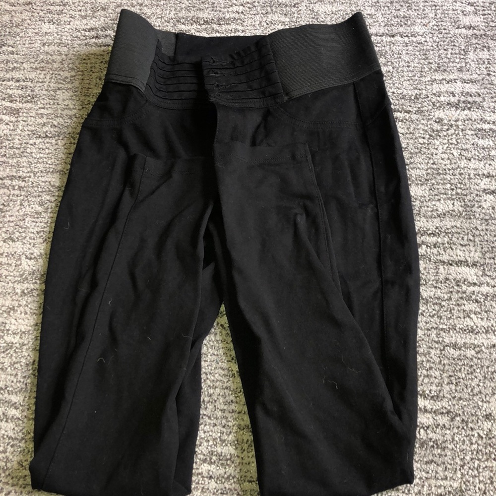 Elastic leggings
